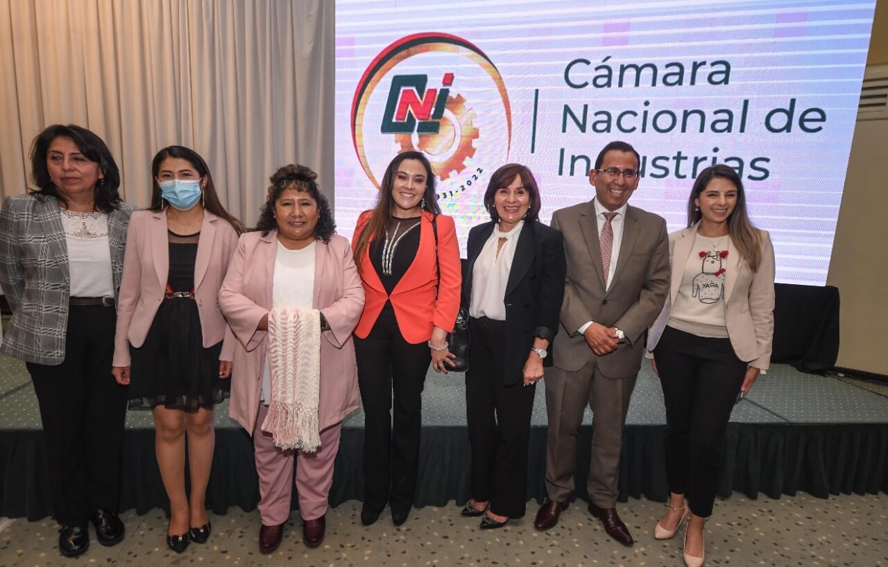 CNI y Cadinpaz celebran Día de la Mujer Boliviana  con foro internacional sobre transversalidad de género